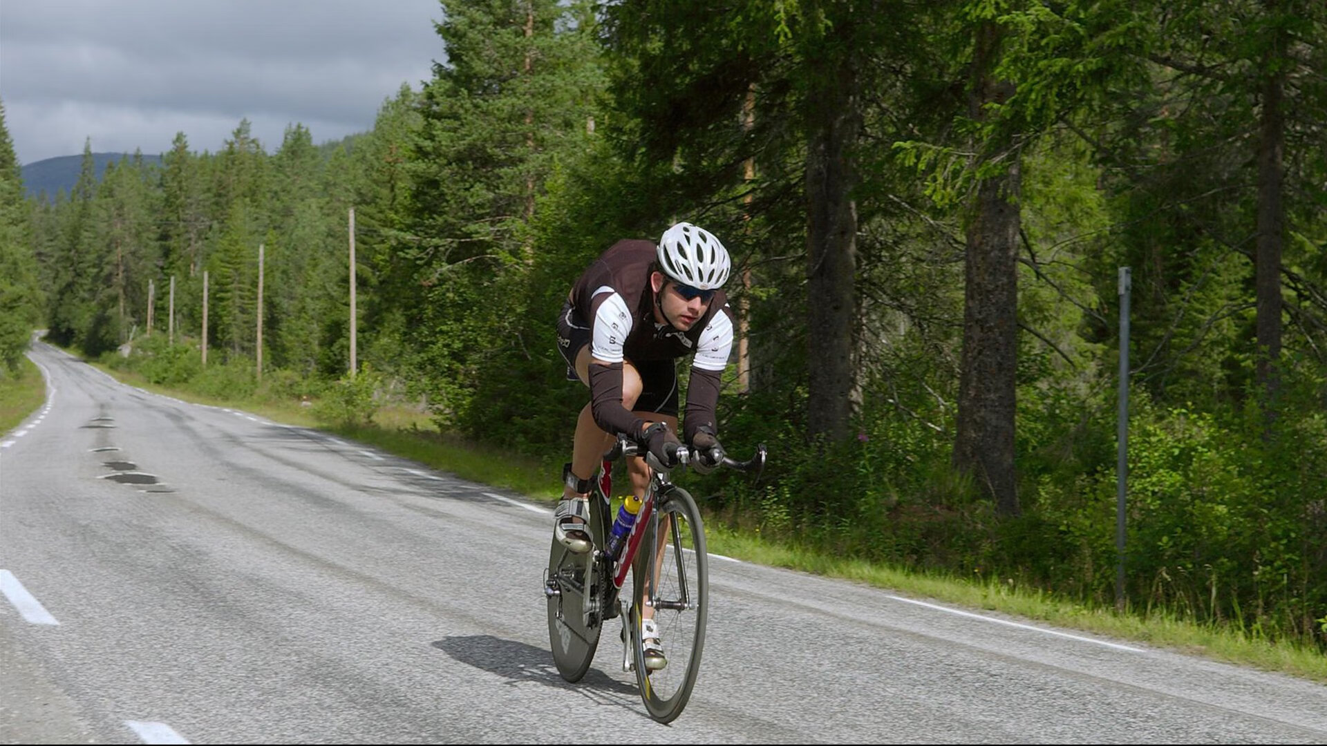 星空体育网页版-高性能电子系统：赛车智能化新纪元，高智能赛车游戏